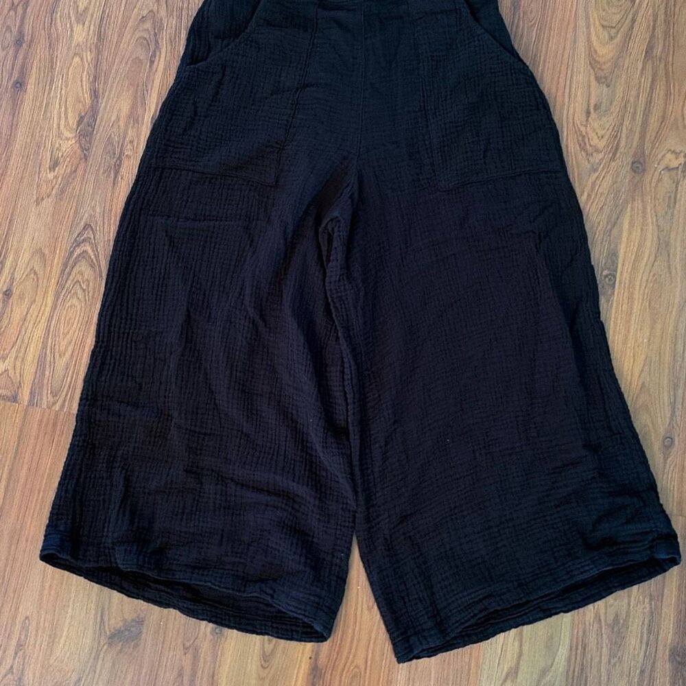 Organic rags black 100% cotton lightweight gauze wide leg, Capri ankle pants Siz